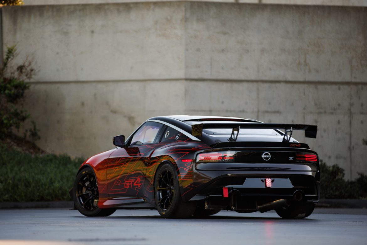 Nissan Z GT4 (3)