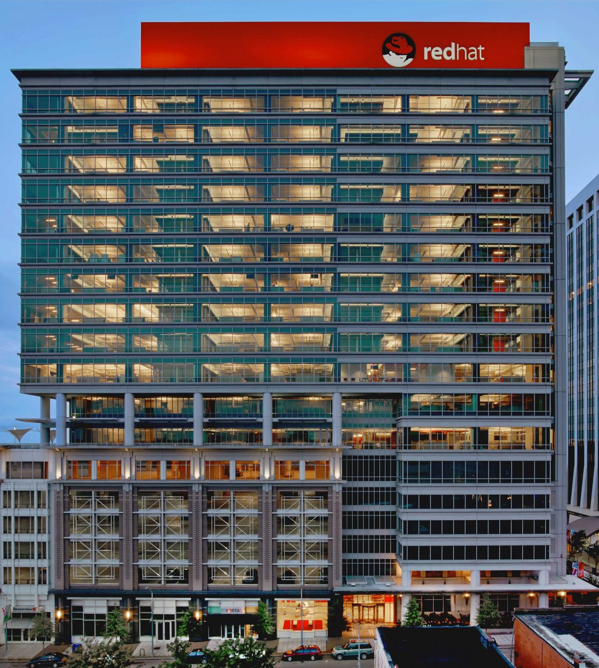 Red_hat_tower_1