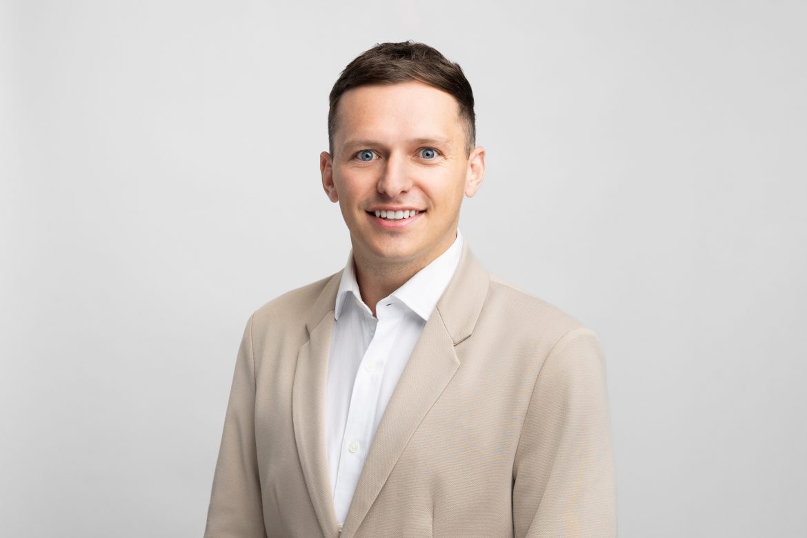 eToro